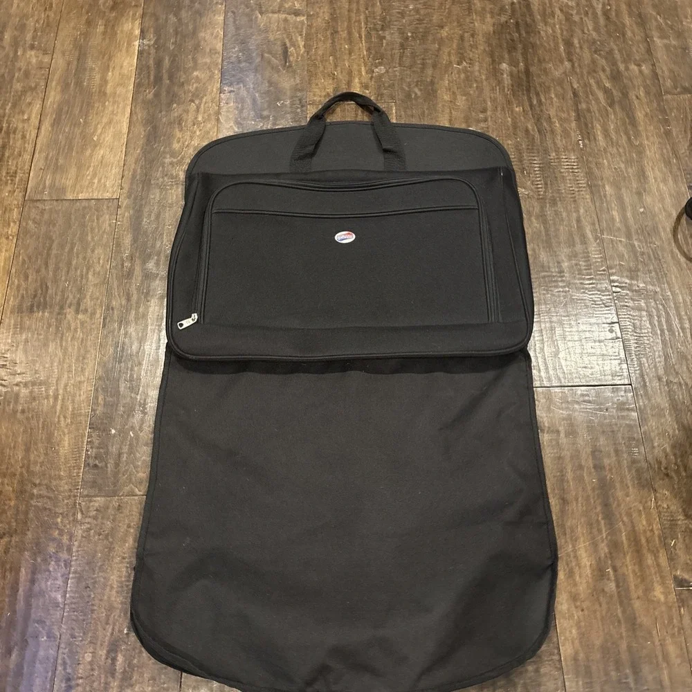 American Tourister Black Suit Garment Bag 22